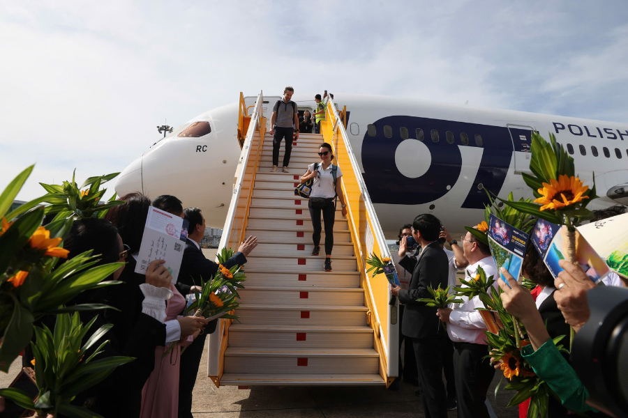 Vị khách du lịch quốc tế thứ 20 triệu là bà Karolina Agnieszka, quốc tịch Ba Lan.