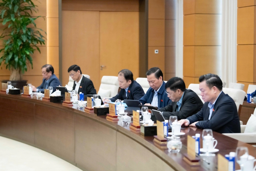 Các thành viên Ủy ban Thường vụ Quốc hội tại Phiên họp. Ảnh: Quốc hội.