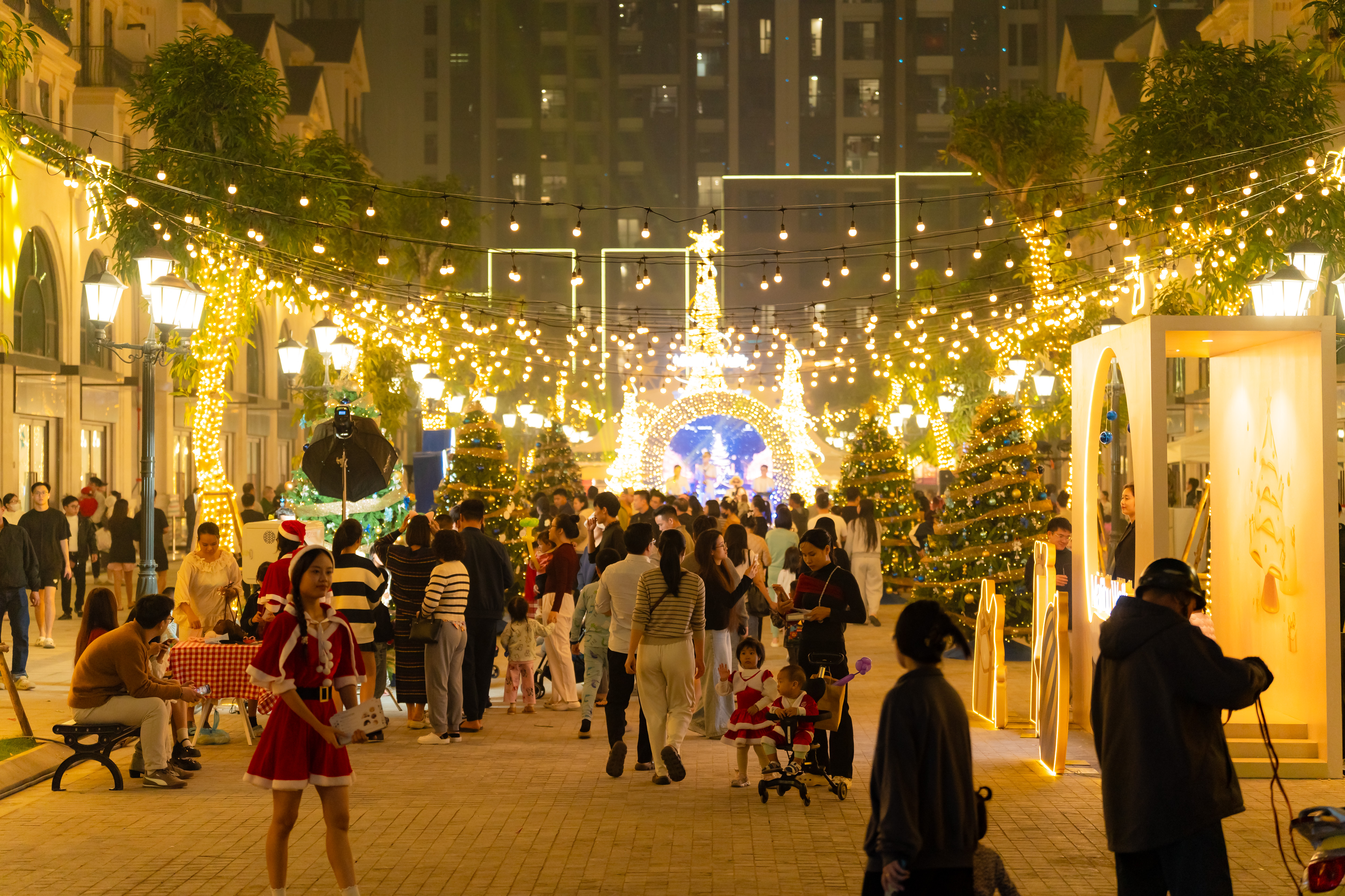 Malibu Walk hoàn thiện mảnh ghép “Sống - Trải nghiệm - Tận hưởng” cho cộng đồng cư dân Ocean City nói chung và cư dân Masterise Homes nói riêng.