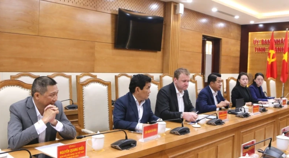 Đoàn công tác của hai Tập đoàn Hùng Nhơn và De HEUS làm việc với tỉnh Thanh Hóa.
