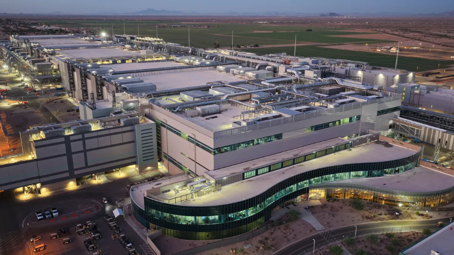 Nhà máy sản xuất chip Fab 52 của Intel ở Arizona.