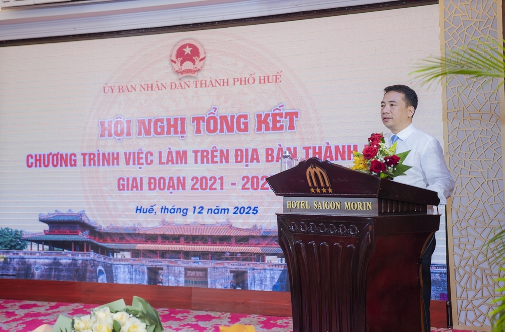 Phó Chủ tịch UBND thành phố Huế Trần Hữu Thuỳ Giang phát biểu tại hội nghị