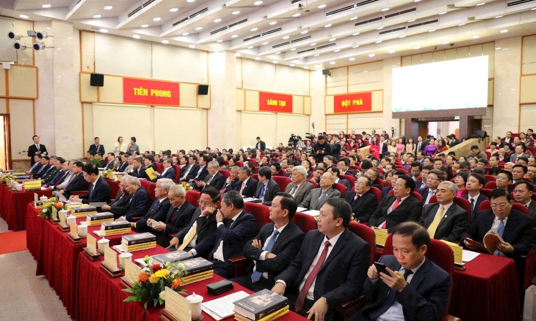 Toàn cảnh hội nghị. 