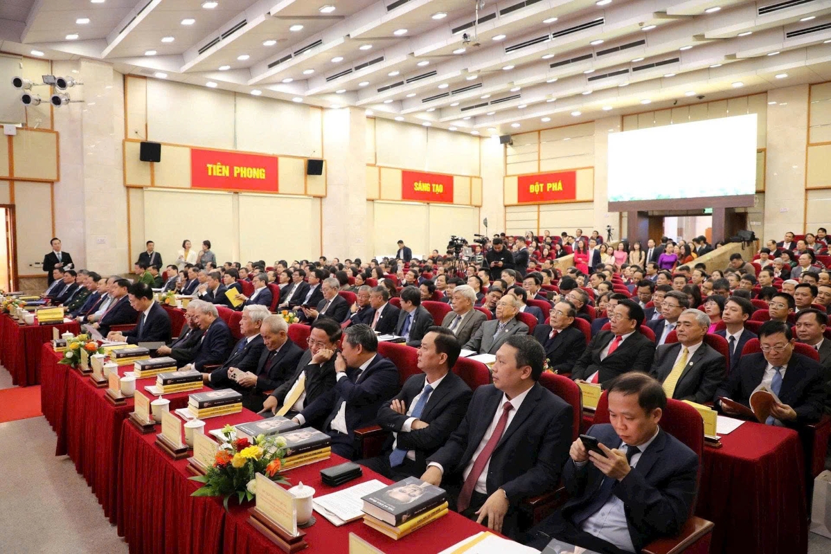 Toàn cảnh hội nghị. 