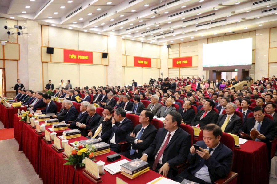 Toàn cảnh hội nghị. 