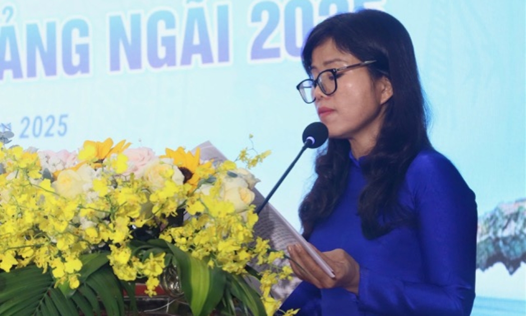 Bà Phạm Thị Trung, Giám đốc Sở VHTT&DL tỉnh Quảng Ngãi, phát biểu khao mạc sự kiện.