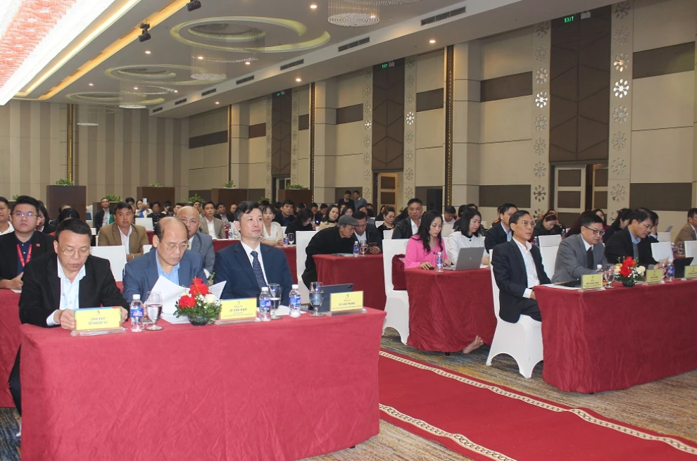 Các đại biểu tham dự hội nghị