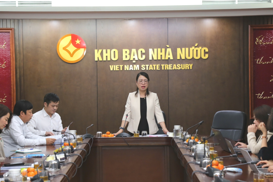 Bà Ngô Thị Nhung, Phó Giám đốc Kho bạc Nhà nước chia sẻ thông tin 