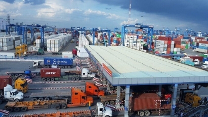 A road project linking Cat Lai and Phu Huu ports in Ho Chi Minh City proposed