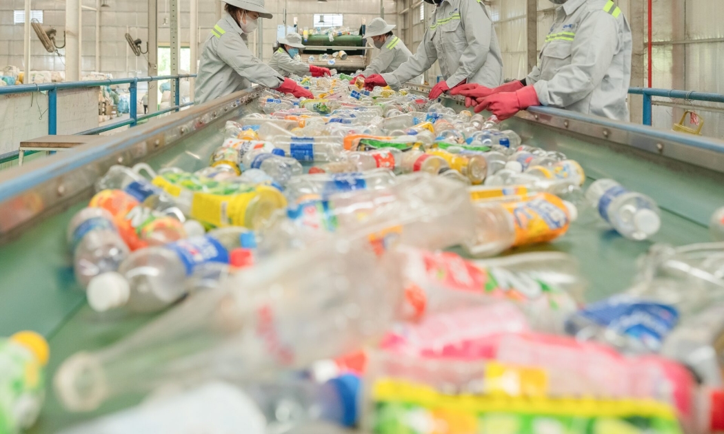 Rác nhựa: Tài nguyên đang bị bỏ phí vào thùng rác