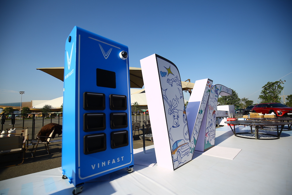 <i>Bên cạnh đó, các giải pháp sạc và đổi pin linh hoạt, thuận tiện của Công ty Phát triển trạm sạc toàn cầu V-Green cũng được giới thiệu.</i>