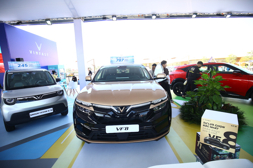 <i>VF 3, VF 5, VF 6, VF 7, VF 8, VF9 và Limo Green cũng đều xuất hiện.</i>