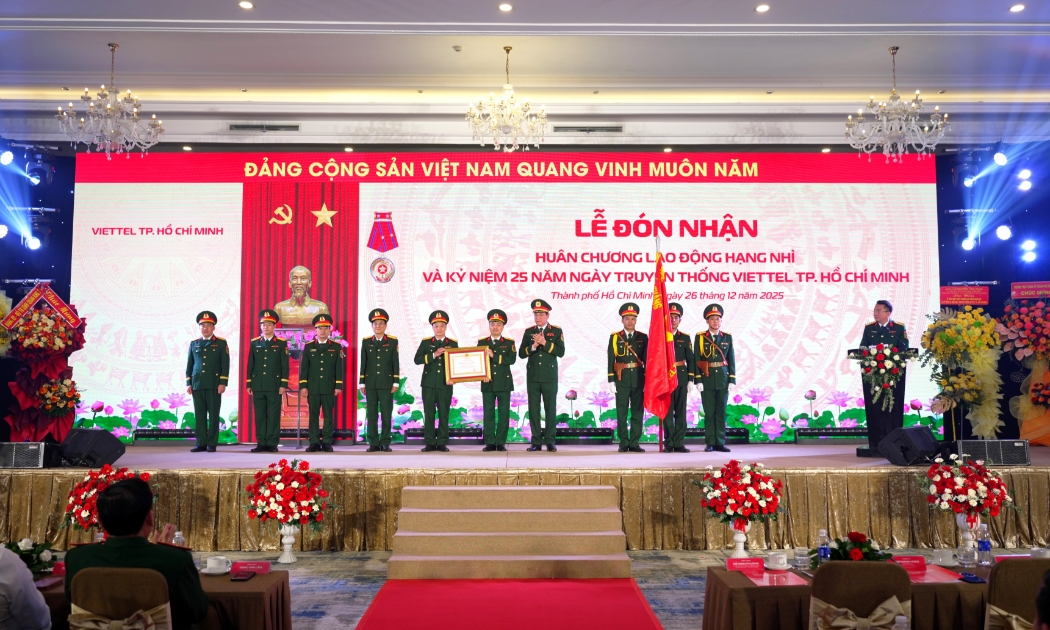 25 năm phát triển, Viettel TP. Hồ Chí Minh nhận Huân chương Lao động hạng Nhì