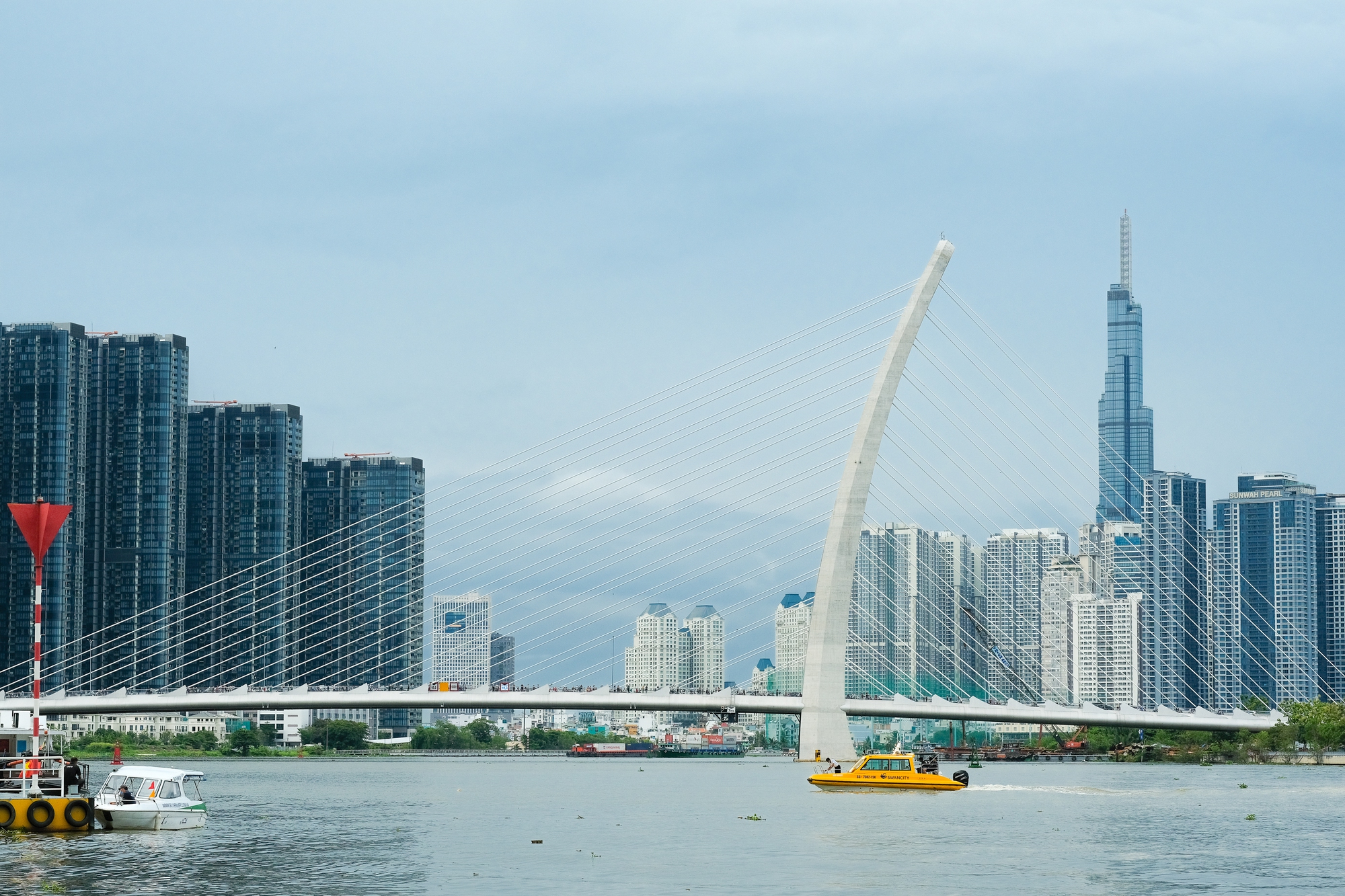 Cầu Ba Son (cầu Thủ Thiêm 2) bắt qua sông Sài Gòn hiện hữu,