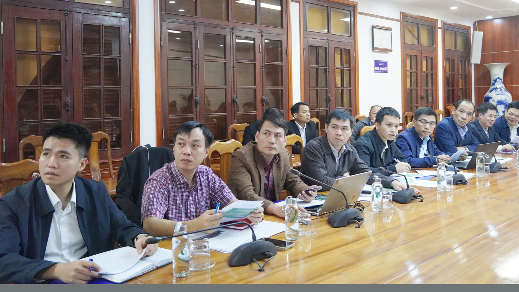 Các sở, ban, ngành, đơn vị tham dự buổi làm việc