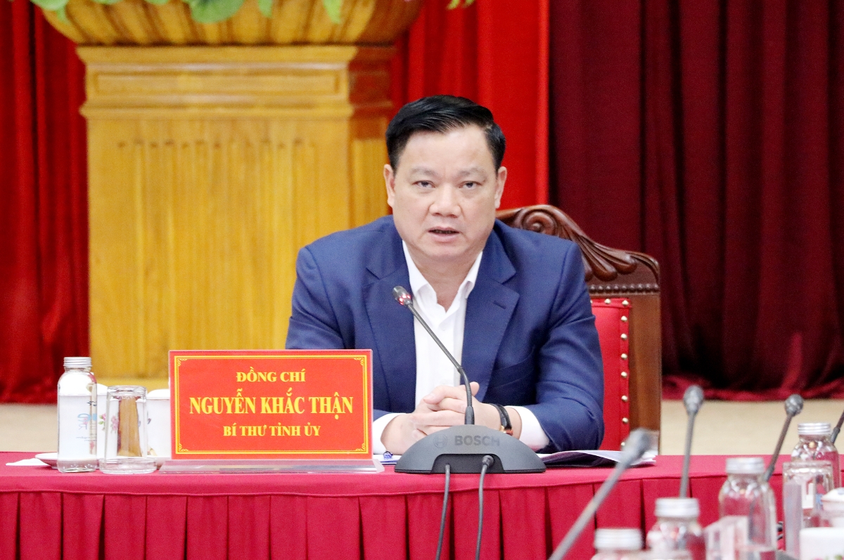 Bí thư Tỉnh ủy Nghệ An Nguyễn Khắc Thận phát biểu&nbsp;