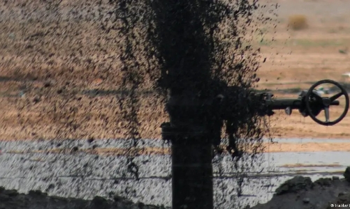 Dầu mỏ toàn cầu trước bước ngoặt chuyển dịch năng lượng xanh