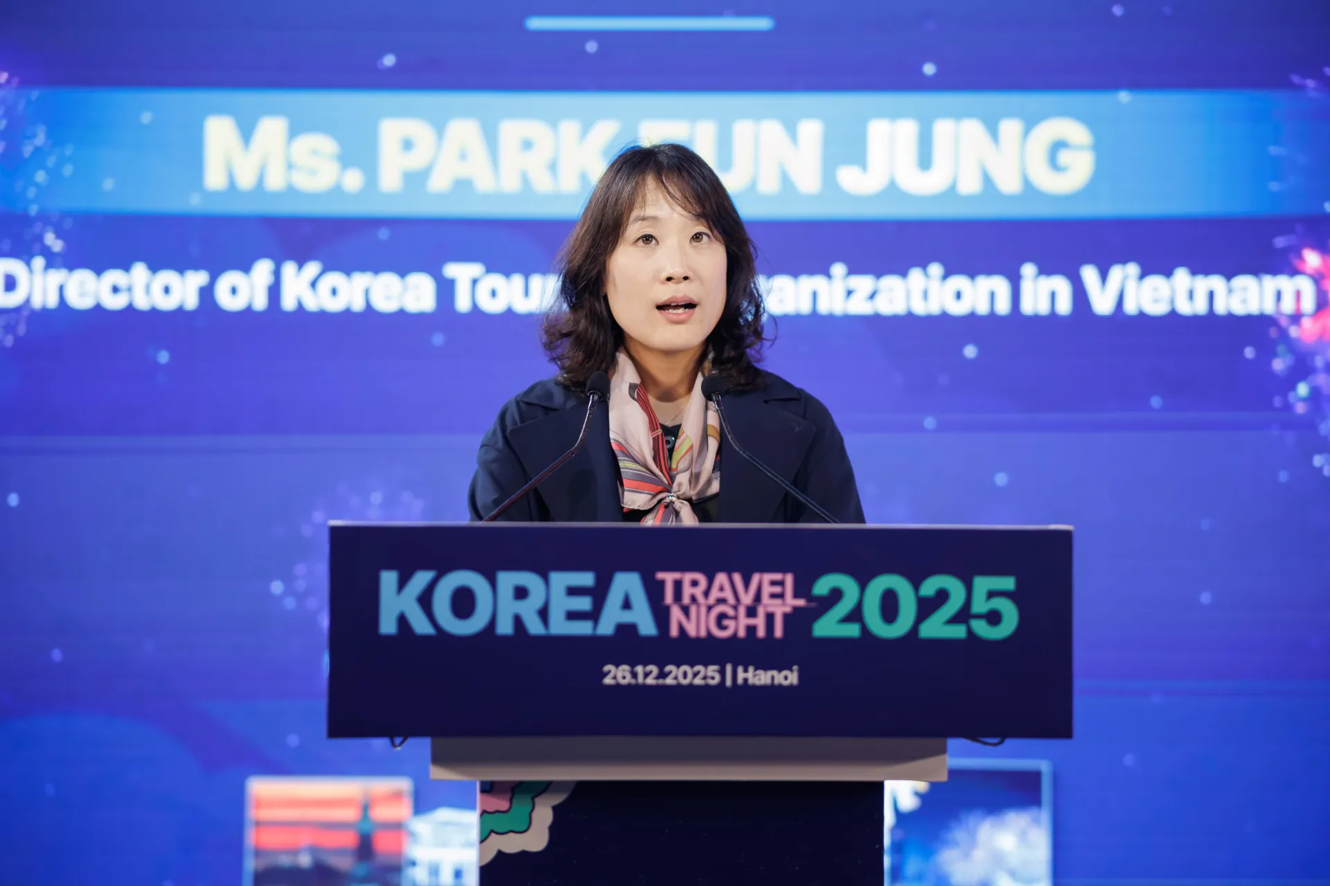 Bà Park Eun Jung, Trưởng đại diện KTO tại Việt Nam, phát biểu tại sự kiện.