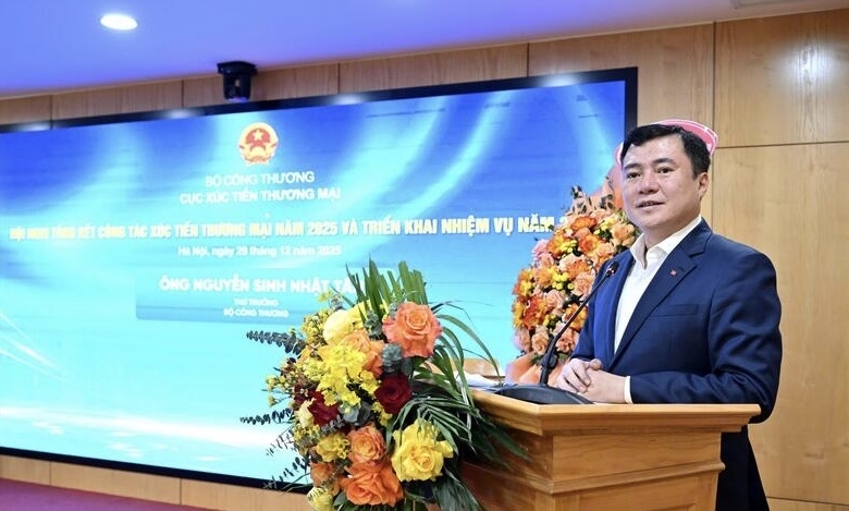 Thứ trưởng Nguyễn Sinh Nhật Tân phát biểu chỉ đạo tại hội nghị.