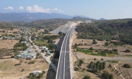 Adjustment to component project of Bien Hoa - Vung Tau expressway approved
