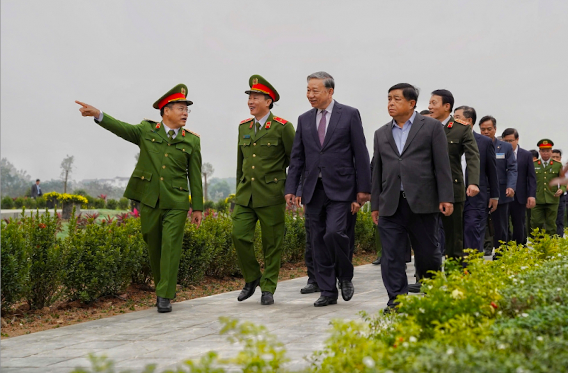 Tổng Bí thư Tô Lâm cùng các đại biểu kiểm tra công tác tại Trung tâm.