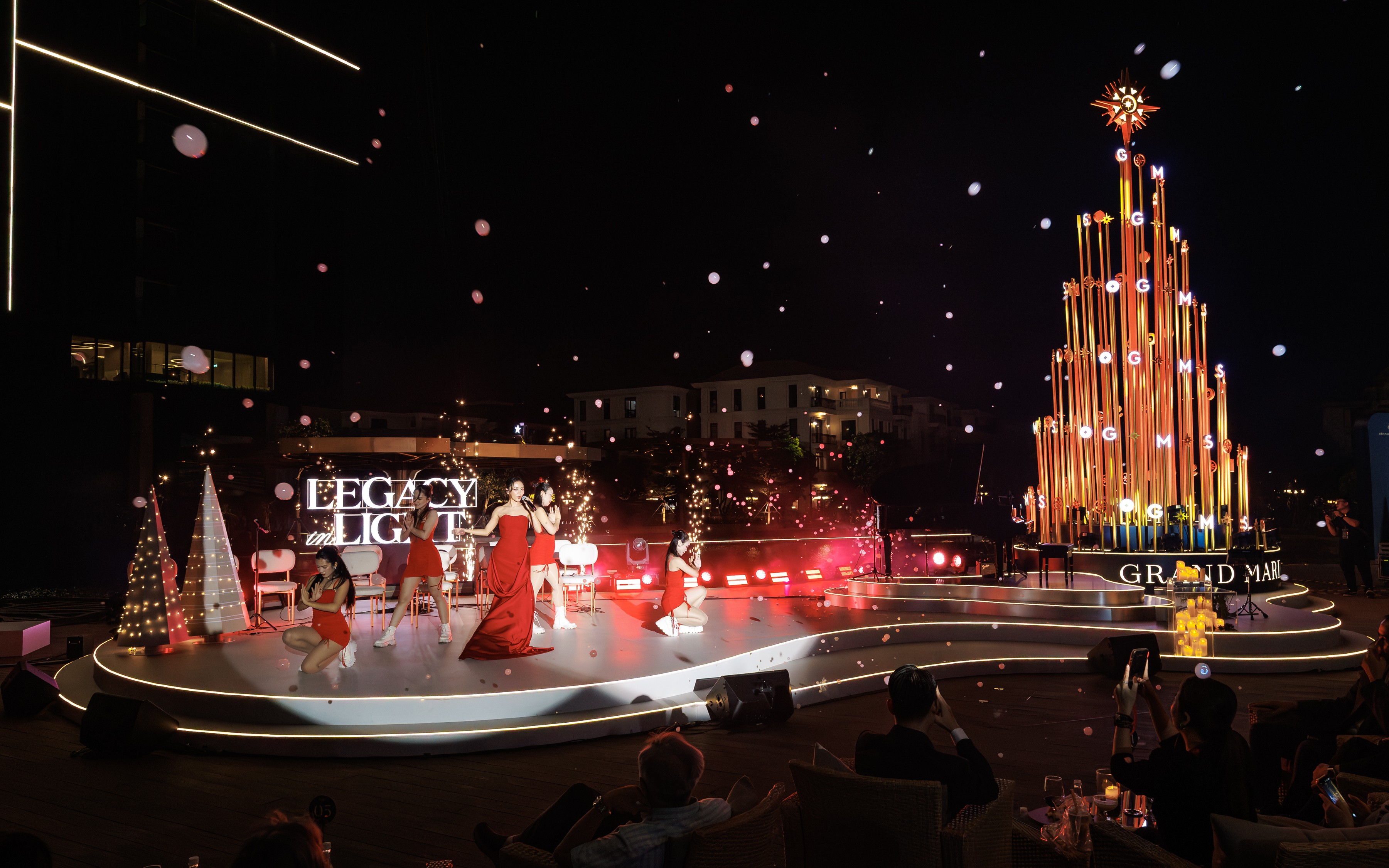 Sao Việt trải nghiệm “phong cách sống hàng hiệu” mùa lễ hội tại Grand Marina, Saigon - Ảnh 7