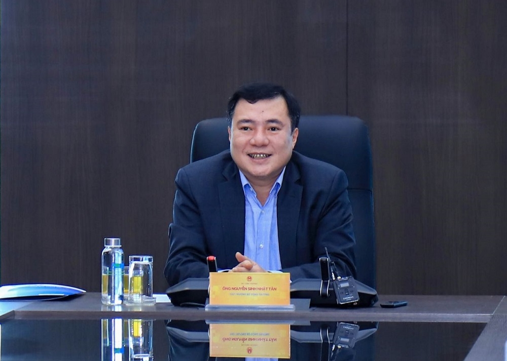 Thứ trưởng Nguyễn Sinh Nhật Tân: :Nhiệm vụ quan trọng nhất hiện nay là bảo đảm nguồn cung xăng dầu cho thị trường