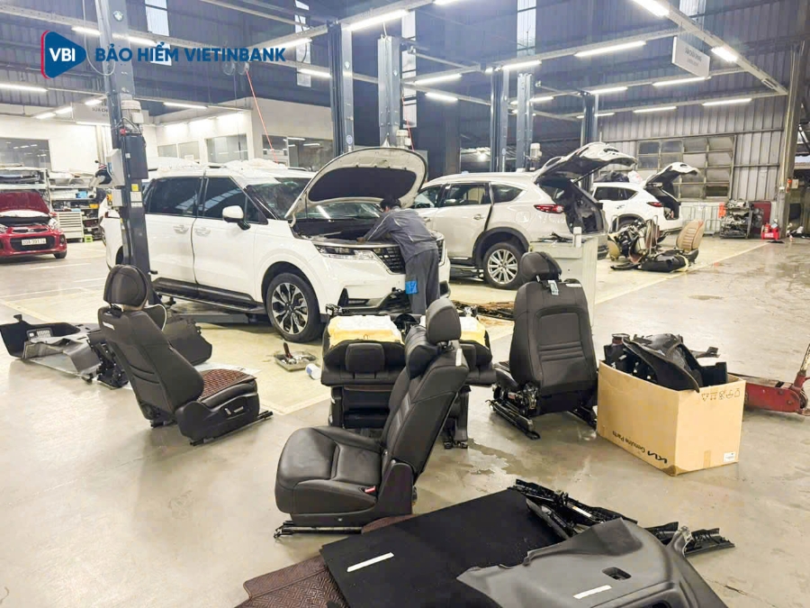 VBI hỗ trợ khách hàng di chuyển phương tiện bị thiệt hại về xưởng sửa chữa để nhanh chóng khắc phục hậu quả.