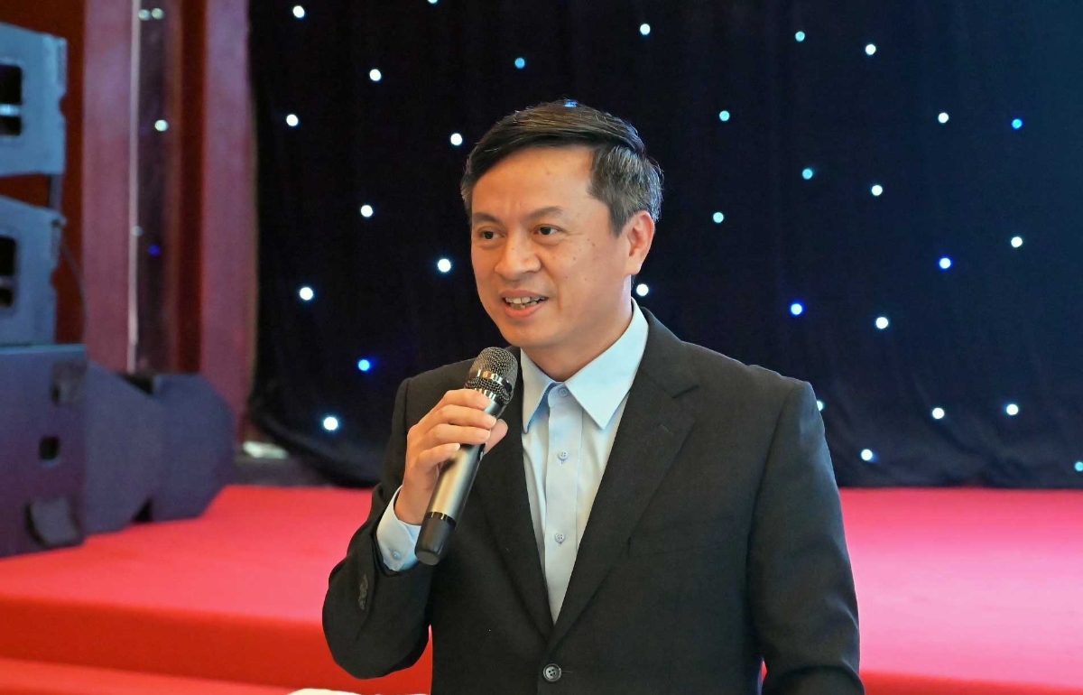 Ông Nguyễn Hoài Nam: 