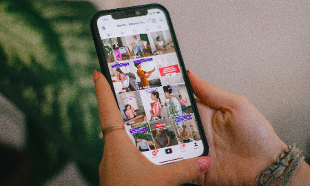 Hình thức mua sắm qua livestream ngày càng phổ biến tại Mỹ.