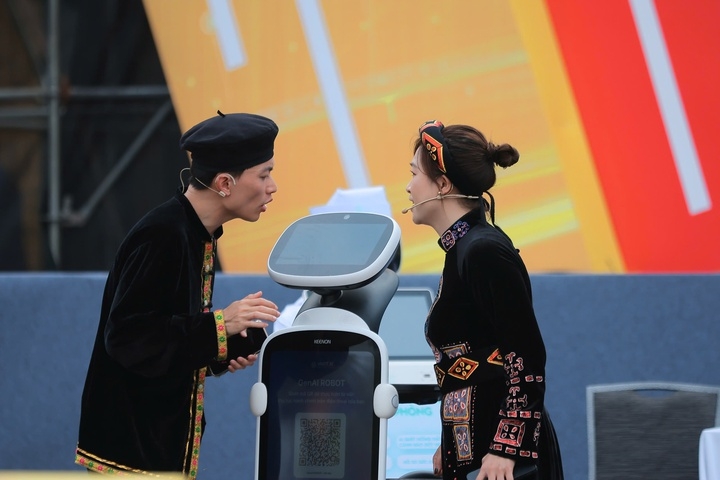 Robot dịch vụ công của VNPT.