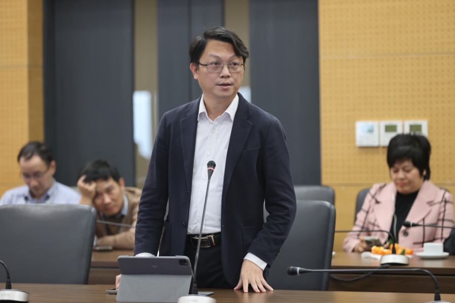 Ông Nguyễn Quốc Khánh, Phó Trưởng ban Công nghệ, Tập đoàn VNPT: Nhà mạng sẽ tập trung ưu tiên vào các khu đô thị, những nơi tập trung cho các bài toán hỗ trợ cho kinh tế như khu công nghiệp, các cầu cảng, sân bay và các khu vực lưu lượng cao, đông dân cư…