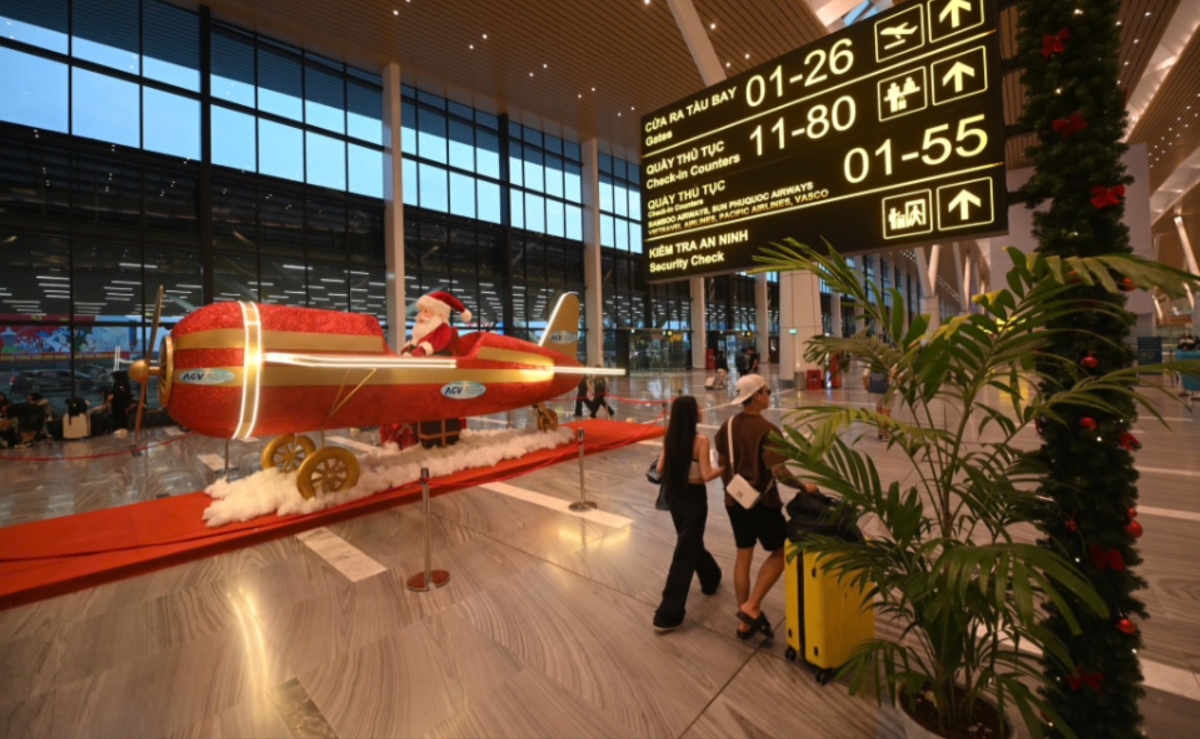 2026 là năm đầu tiên nhà ga T3 đón năm mới nên công tác trang trí nhà ga đã được chuẩn bị kỹ lưỡng, công phu.