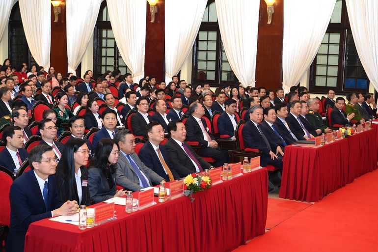 Tổng Bí thư Tô Lâm và các đồng chí lãnh đạo Đảng, Nhà nước, các đại biểu tham dự hội nghị. Ảnh: Nhân Dân.