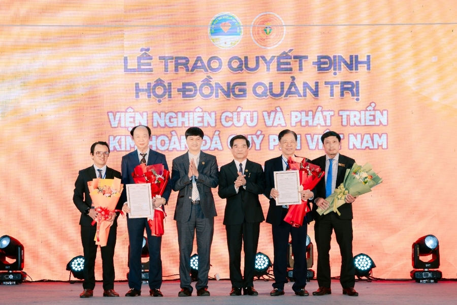 Chính thức ra mắt Viện Nghiên cứu và Phát triển Kim hoàn - Đá quý (PINI) Việt Nam.