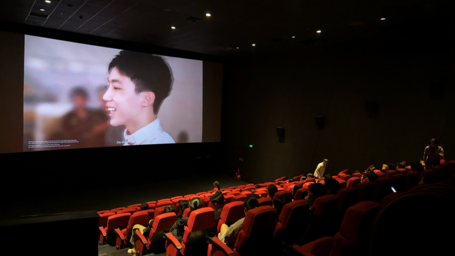 Phim chiến dịch được chiếu ở các cụm rạp chiếu phim.