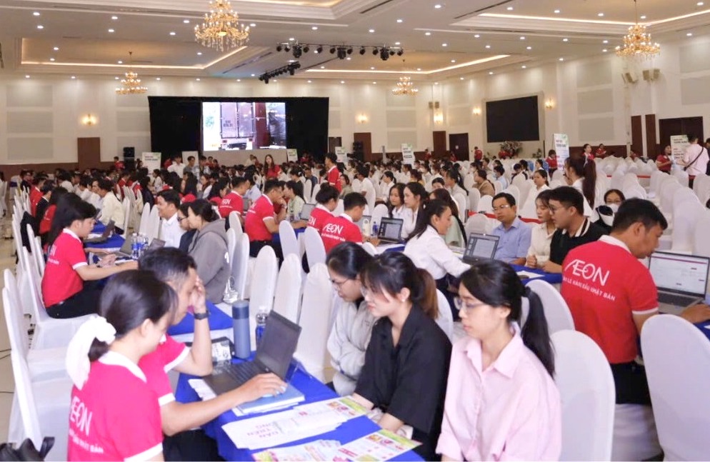 Ngày hội tuyển dụng AEON Tân An thu hút hàng nghìn ứng viên.