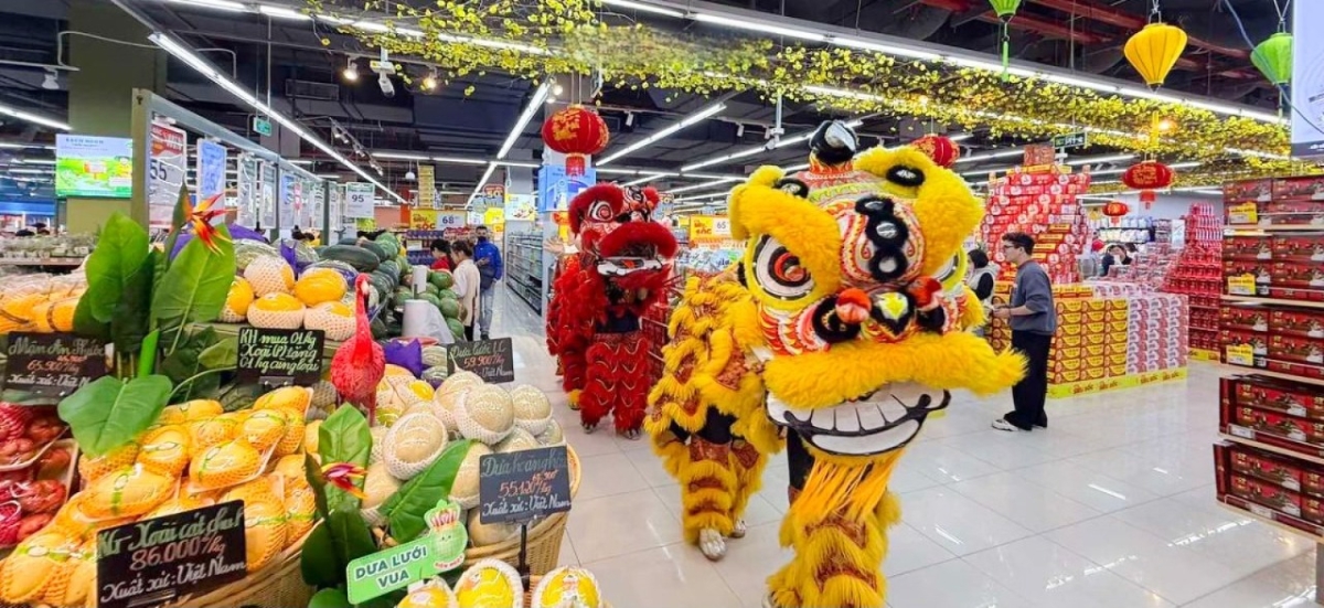 Để chuẩn bị cho mùa Tết, các doanh nghiệp tăng dự trữ hàng hóa từ 10 - 20% so với các tháng bình thường.