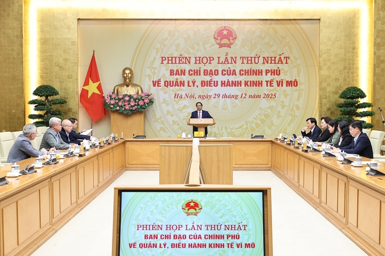 Thủ tướng Phạm Minh Chính, Trưởng Ban Chỉ đạo của Chính phủ về quản lý, điều hành kinh tế vĩ mô đã chủ trì Phiên họp lần thứ nhất của Ban Chỉ đạo - Ảnh: VGP