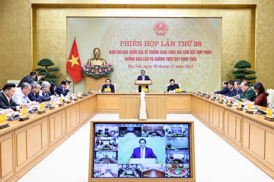 Thủ tướng chủ trì cuộc họp tại trụ sở Chính phủ. Ảnh VPG.