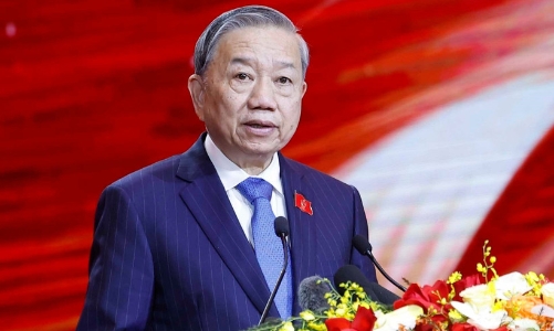 Vietnam forges ahead confidently into new era with wisdom, resilience: Party chief