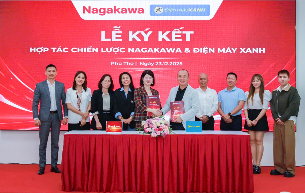 CEO Nagakawa Nguyễn Thị Huyền Thương và CEO Thế giới di động Đoàn Văn Hiểu Em ký kết hợp tác chiến lược toàn diện.