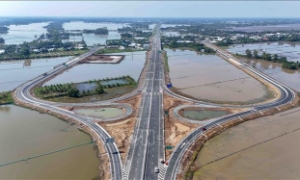 Cao tốc Cần Thơ – Cà Mau phải lùi thời gian thông xe sang tháng 1/2026 do thời tiết bất lợi