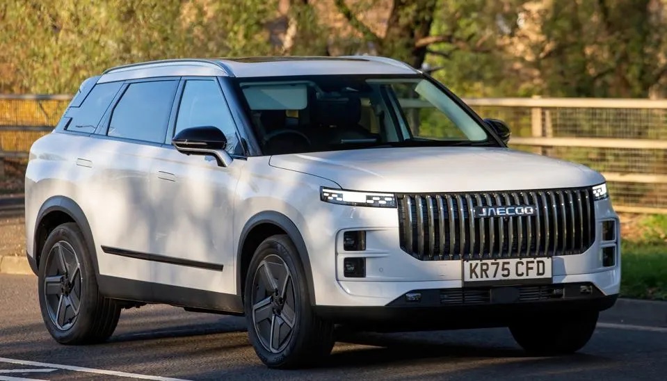 Doanh số trì trệ, các nhà sản xuất ô tô châu Âu đối mặt nhiều khó khăn năm 2026