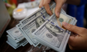 Đồng USD sắp hoàn tất năm giảm mạnh nhất 1 thập kỷ