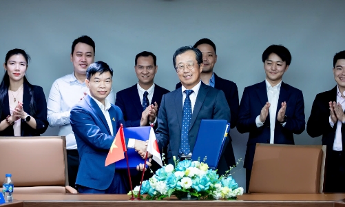 Tân Á Đại Thành và SOL Energy ký kết hợp tác phát triển điện mặt trời