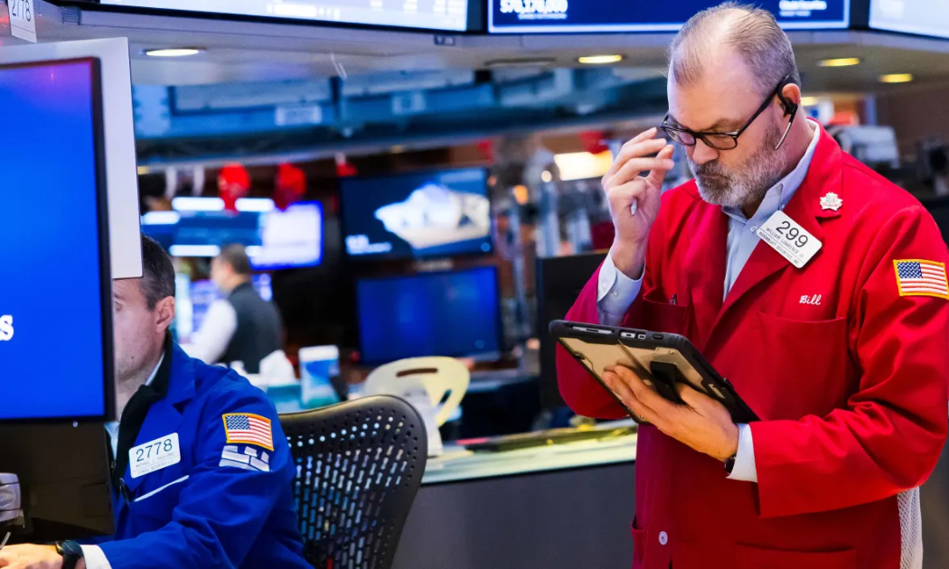 Chứng khoán Mỹ giảm 3 phiên liên tiếp, dầu thô trượt nhẹ