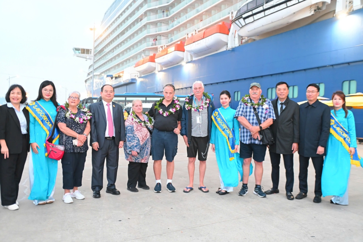 Cảng tàu khách quốc tế Hạ Long nồng nhiệt chào đón hơn 3.000 du khách quốc tế ngày đầu năm mới 2026.