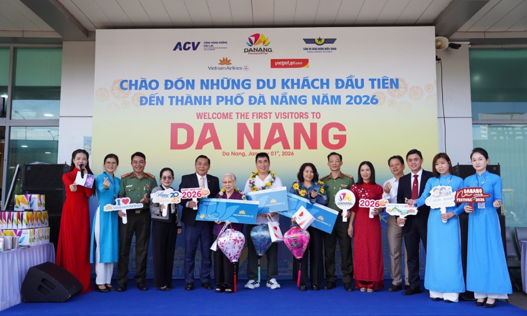 Đà Nẵng đón những du khách đầu tiên năm mới 2026