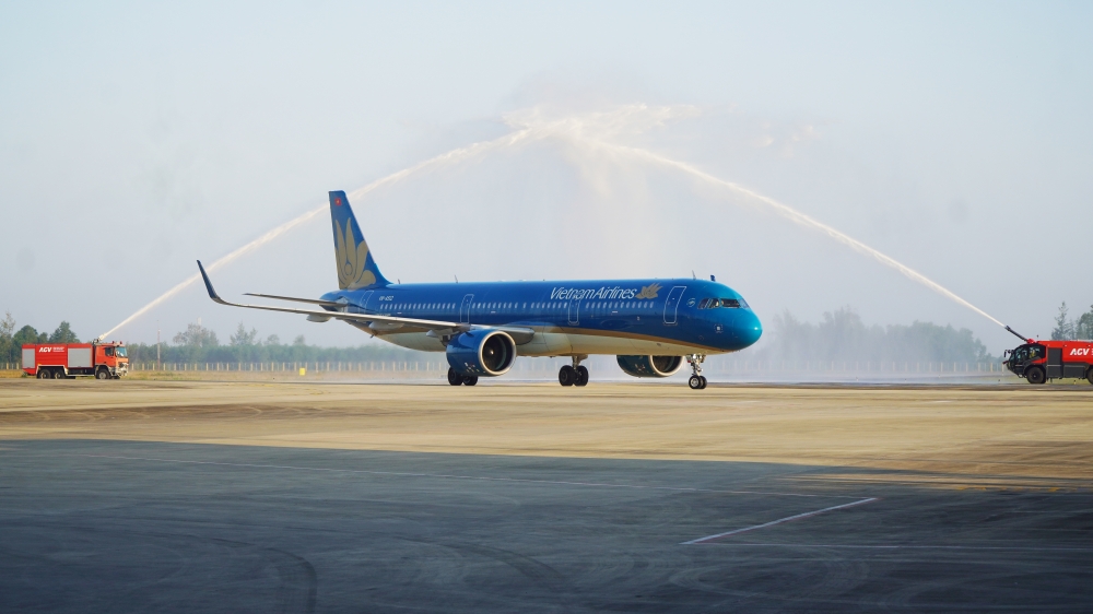 Chuyến bay VN1541 của Vietnam Airlines hạ cánh xuống Phú Bài lúc 7 giờ sáng ngày 01/01/2026.